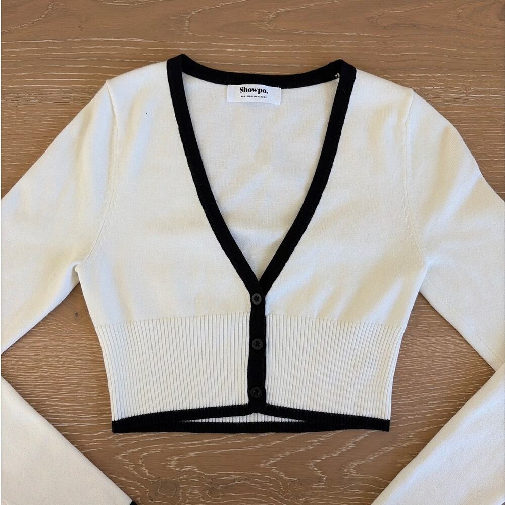 Showpo. Cropped Cardigan Long Sleeve Size US 2 in White with Black Trim - Picture 3 of 4